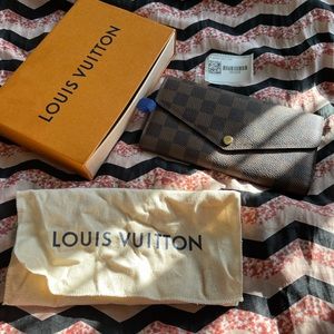 Brand New Sarah Wallet with Dust Bag/Original Box